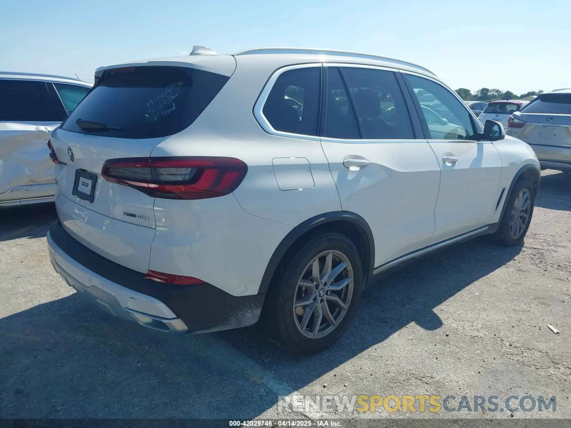 4 Photograph of a damaged car 5UXCR4C0XP9R67239 BMW X5 2023