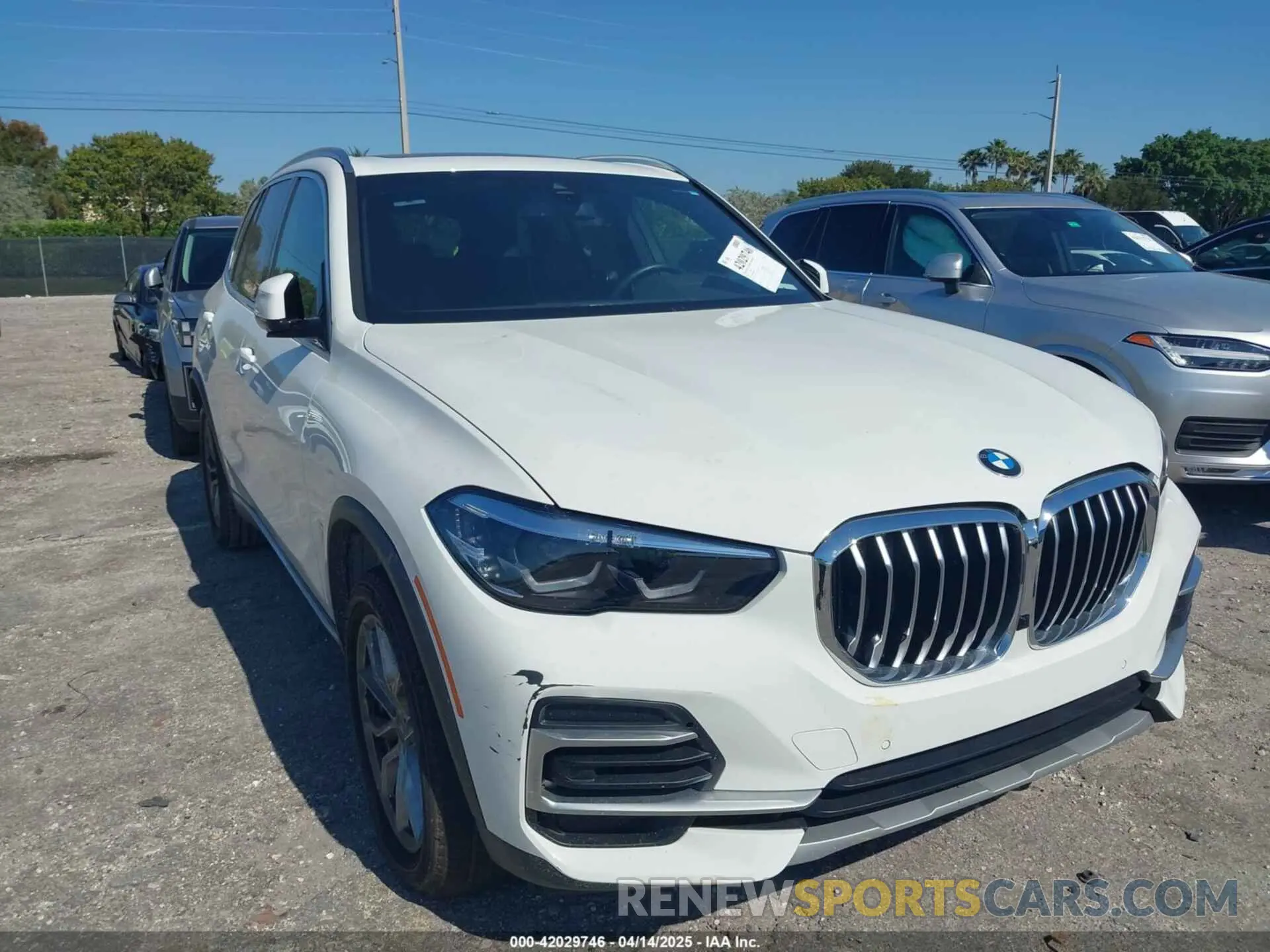 6 Photograph of a damaged car 5UXCR4C0XP9R67239 BMW X5 2023