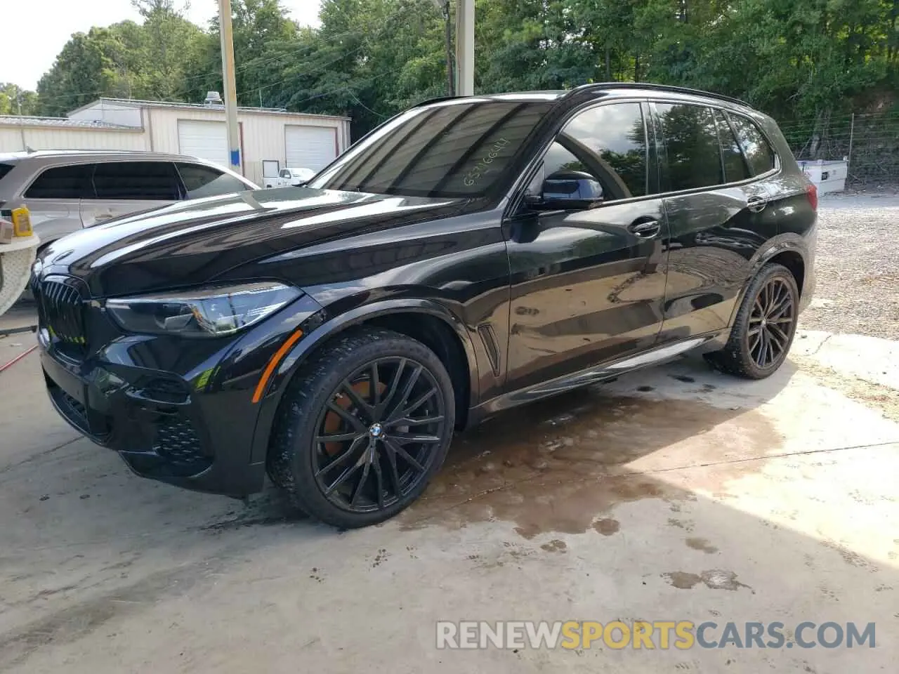 1 Photograph of a damaged car 5UXCR6C00P9P59236 BMW X5 2023