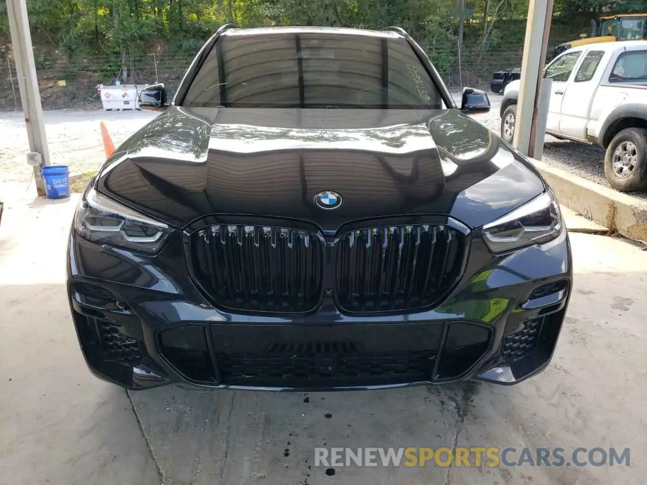 5 Photograph of a damaged car 5UXCR6C00P9P59236 BMW X5 2023