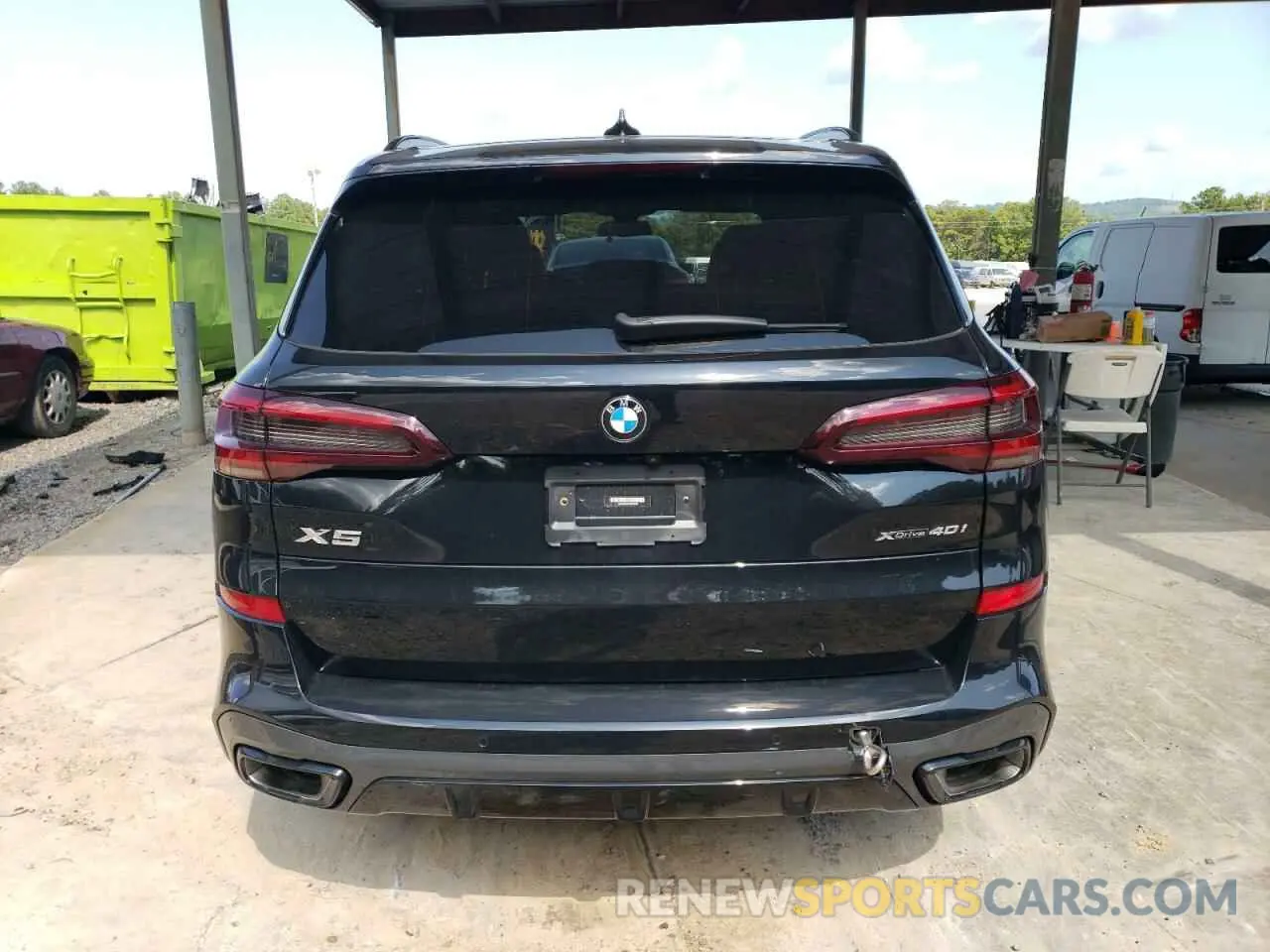 6 Photograph of a damaged car 5UXCR6C00P9P59236 BMW X5 2023