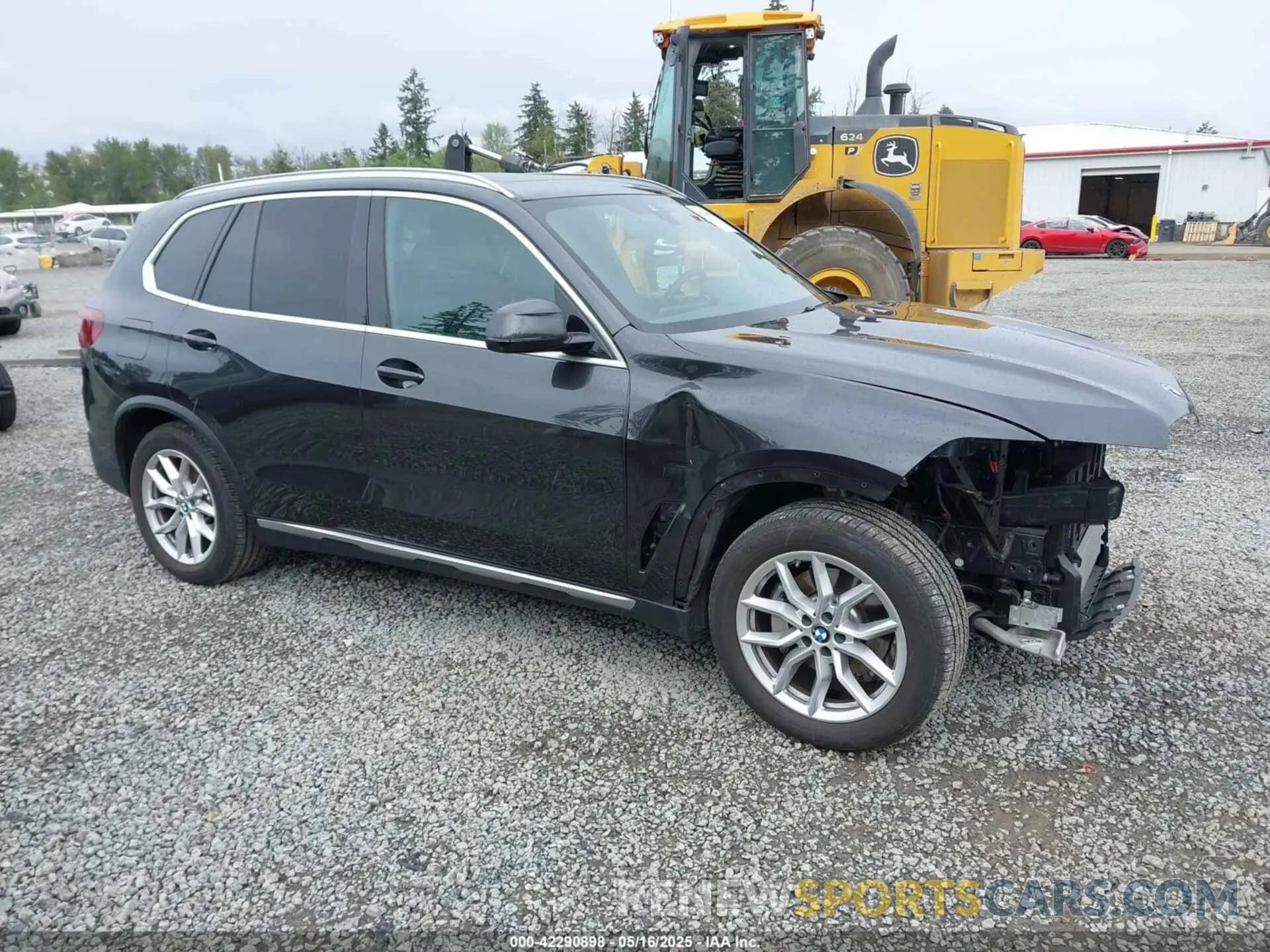 14 Photograph of a damaged car 5UXCR6C00P9P78885 BMW X5 2023