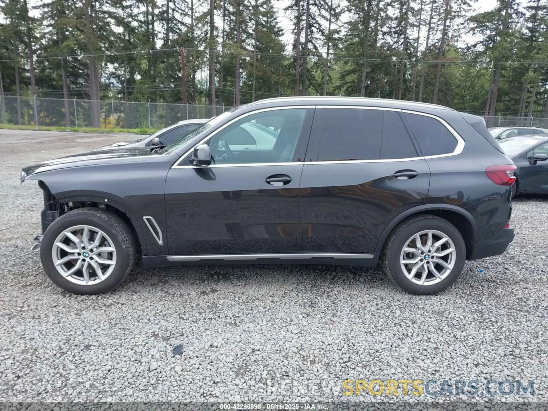 15 Photograph of a damaged car 5UXCR6C00P9P78885 BMW X5 2023