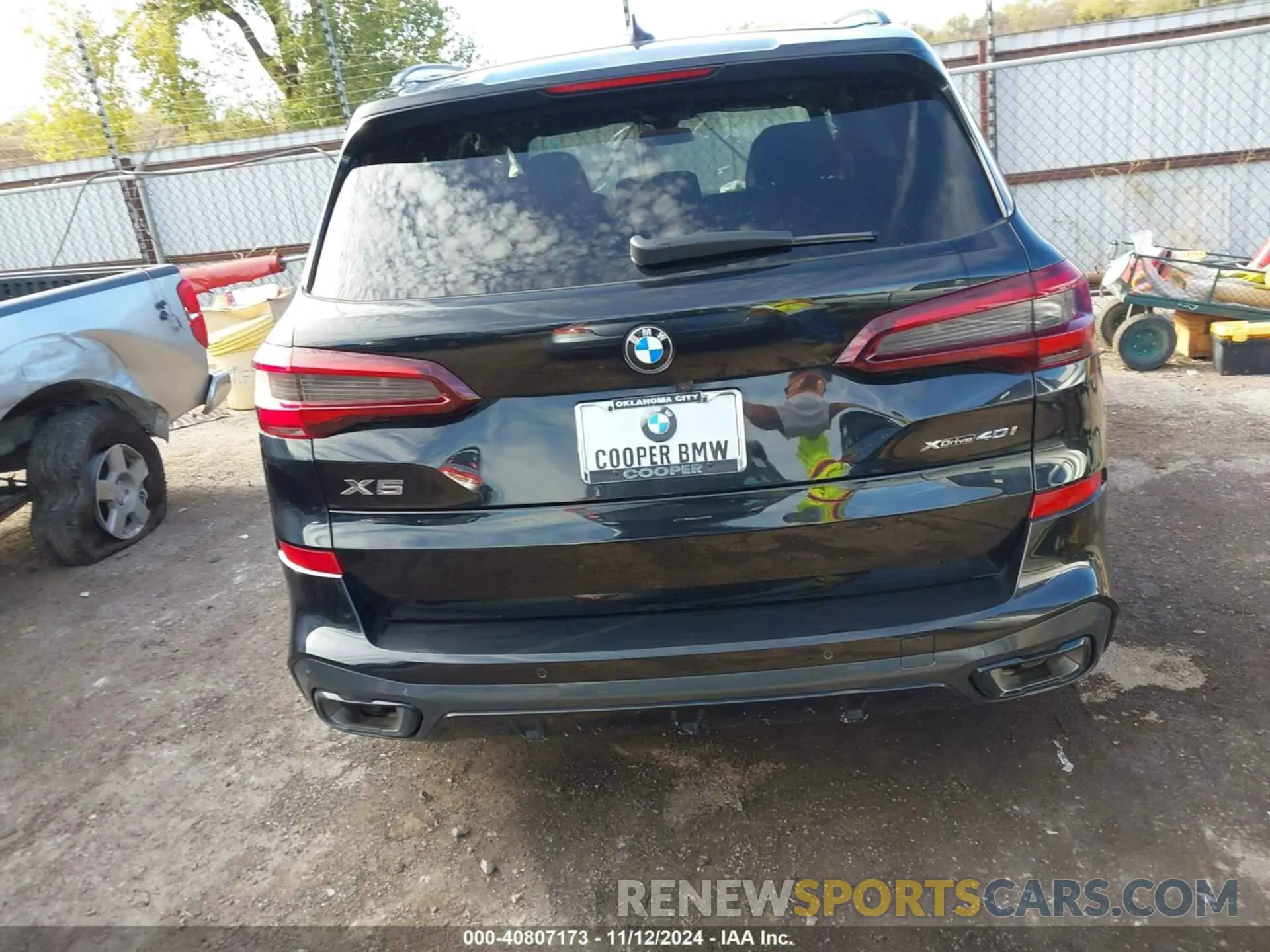 16 Photograph of a damaged car 5UXCR6C00P9R25433 BMW X5 2023