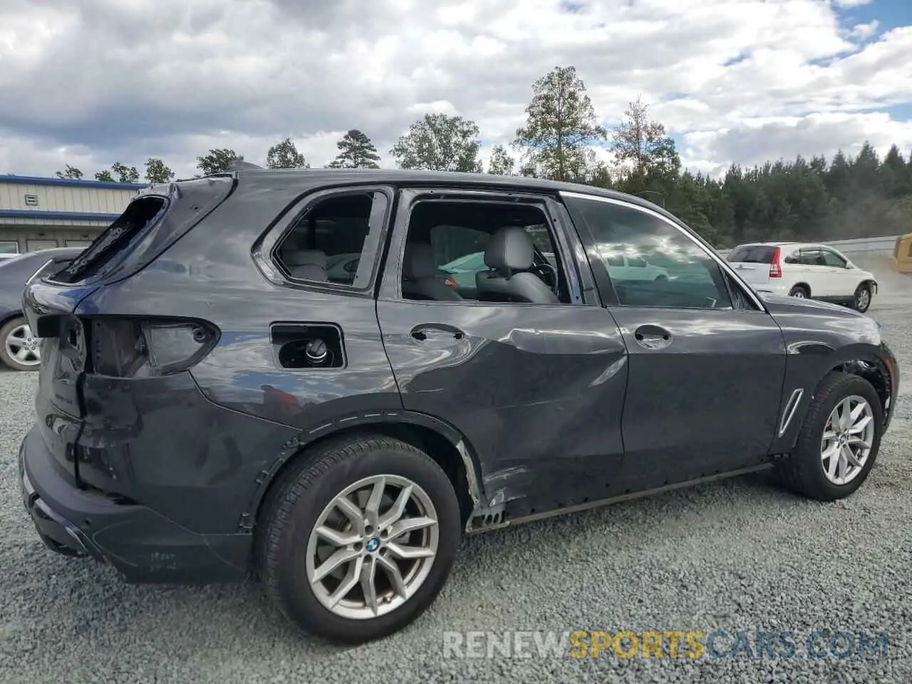 3 Photograph of a damaged car 5UXCR6C01P9P49573 BMW X5 2023
