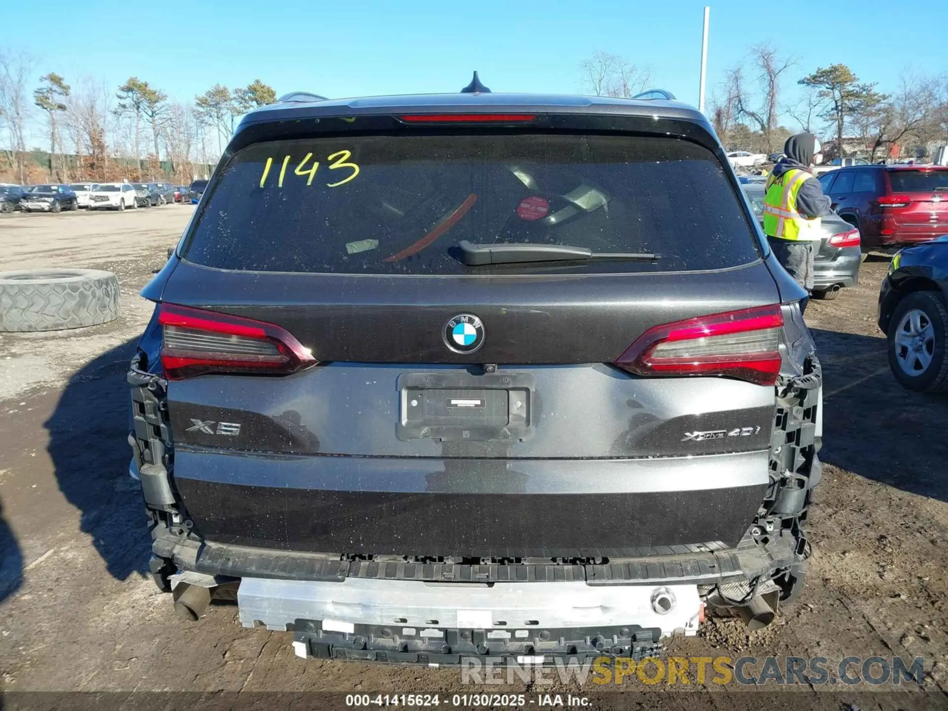 16 Photograph of a damaged car 5UXCR6C01P9P96005 BMW X5 2023