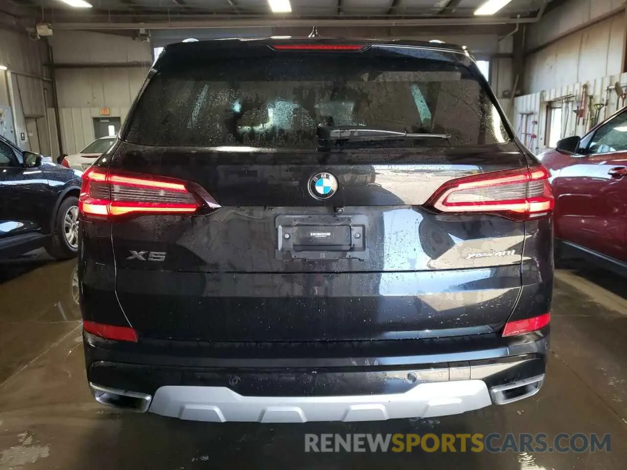 6 Photograph of a damaged car 5UXCR6C02P9P89743 BMW X5 2023