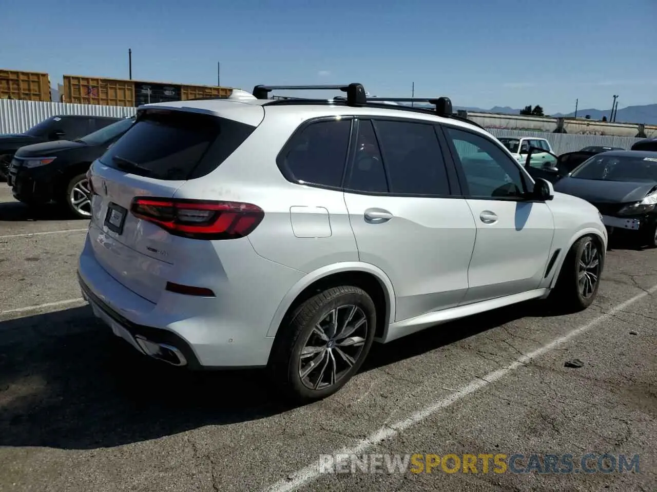 3 Photograph of a damaged car 5UXCR6C03P9M85000 BMW X5 2023