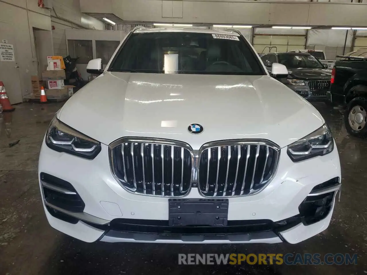 5 Photograph of a damaged car 5UXCR6C03P9P63183 BMW X5 2023