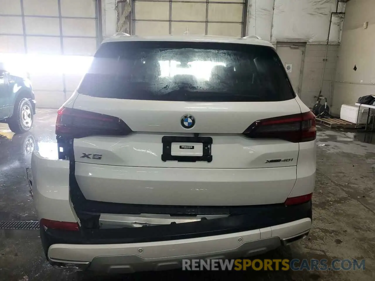 6 Photograph of a damaged car 5UXCR6C03P9P63183 BMW X5 2023