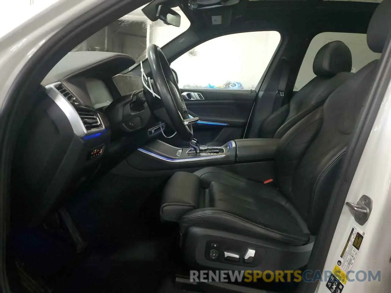 7 Photograph of a damaged car 5UXCR6C03P9P63183 BMW X5 2023