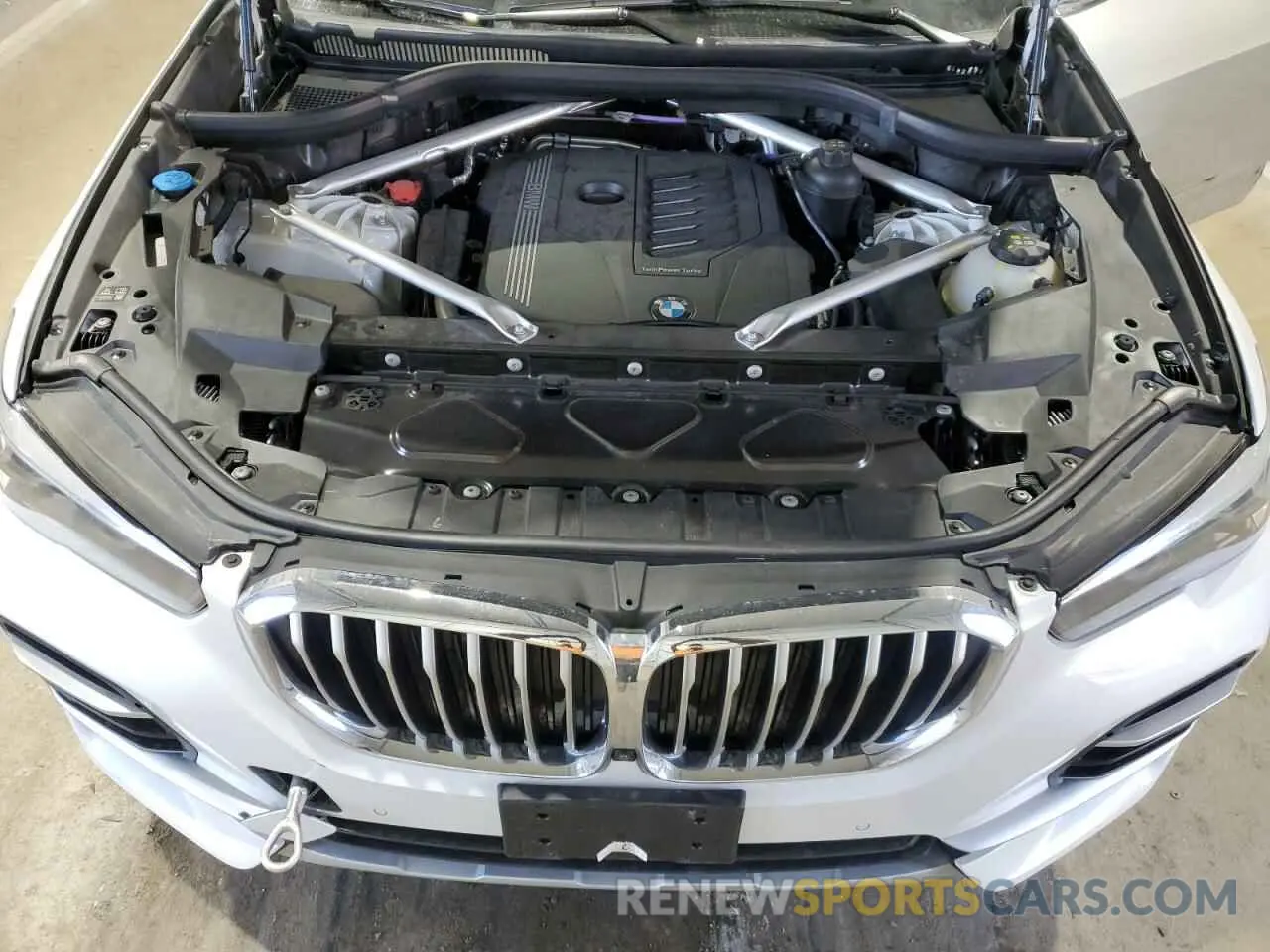 12 Photograph of a damaged car 5UXCR6C03P9R79115 BMW X5 2023