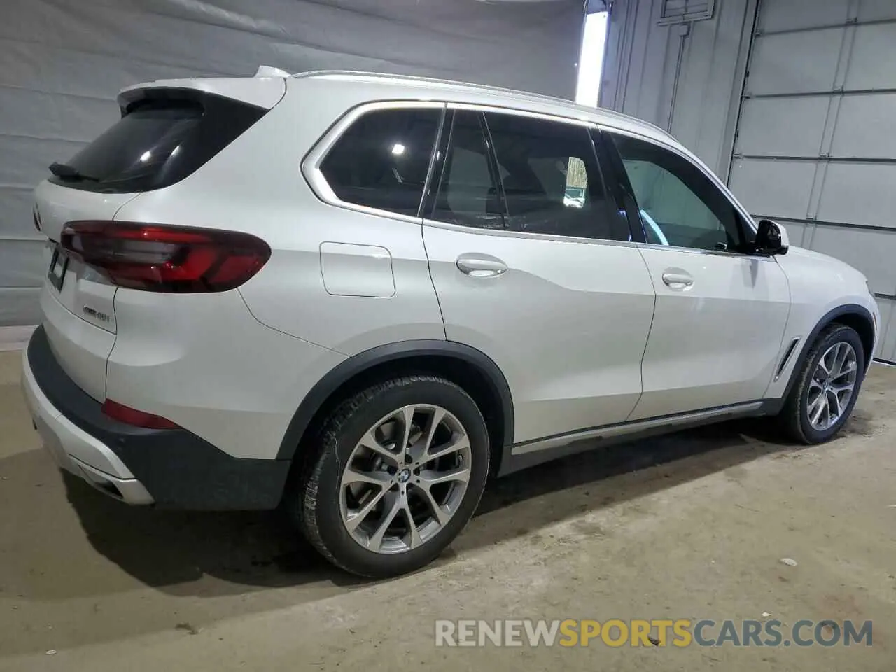 3 Photograph of a damaged car 5UXCR6C03P9R79115 BMW X5 2023