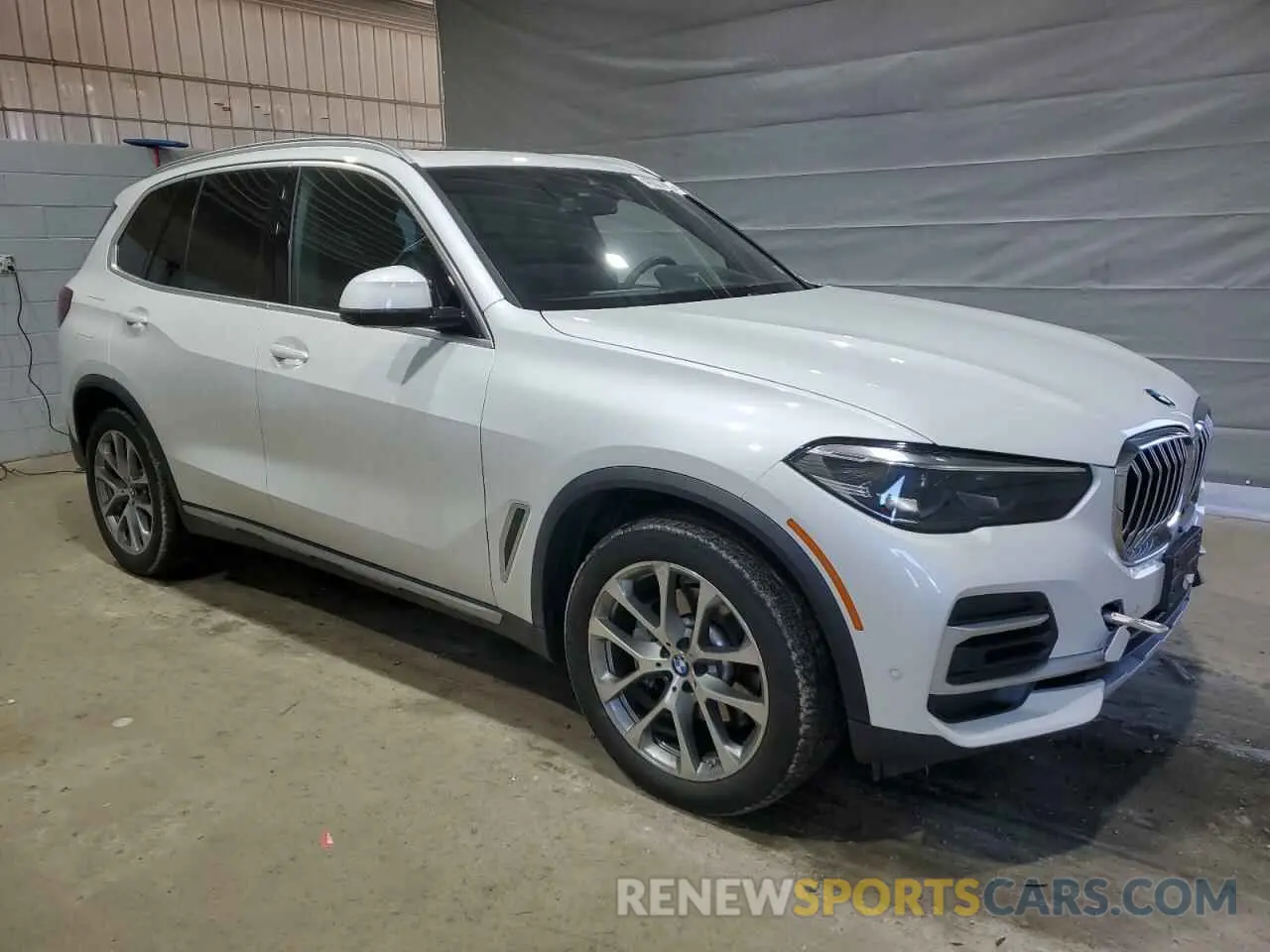 4 Photograph of a damaged car 5UXCR6C03P9R79115 BMW X5 2023