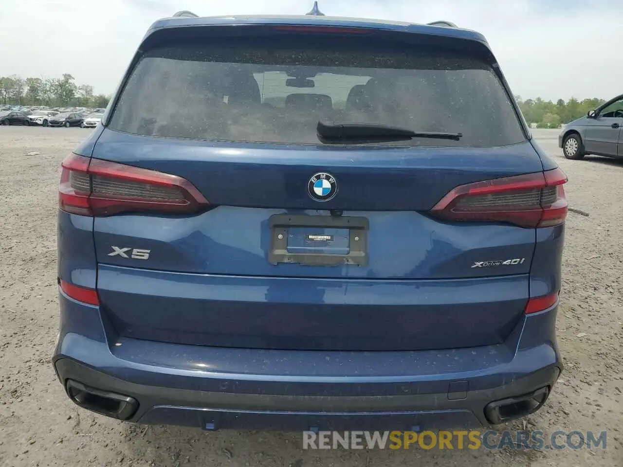 6 Photograph of a damaged car 5UXCR6C04P9P13750 BMW X5 2023