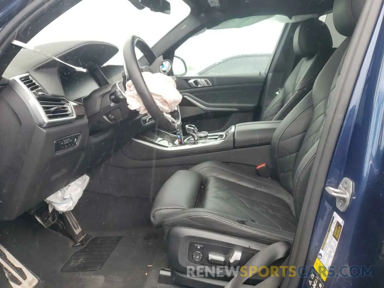 7 Photograph of a damaged car 5UXCR6C04P9P13750 BMW X5 2023