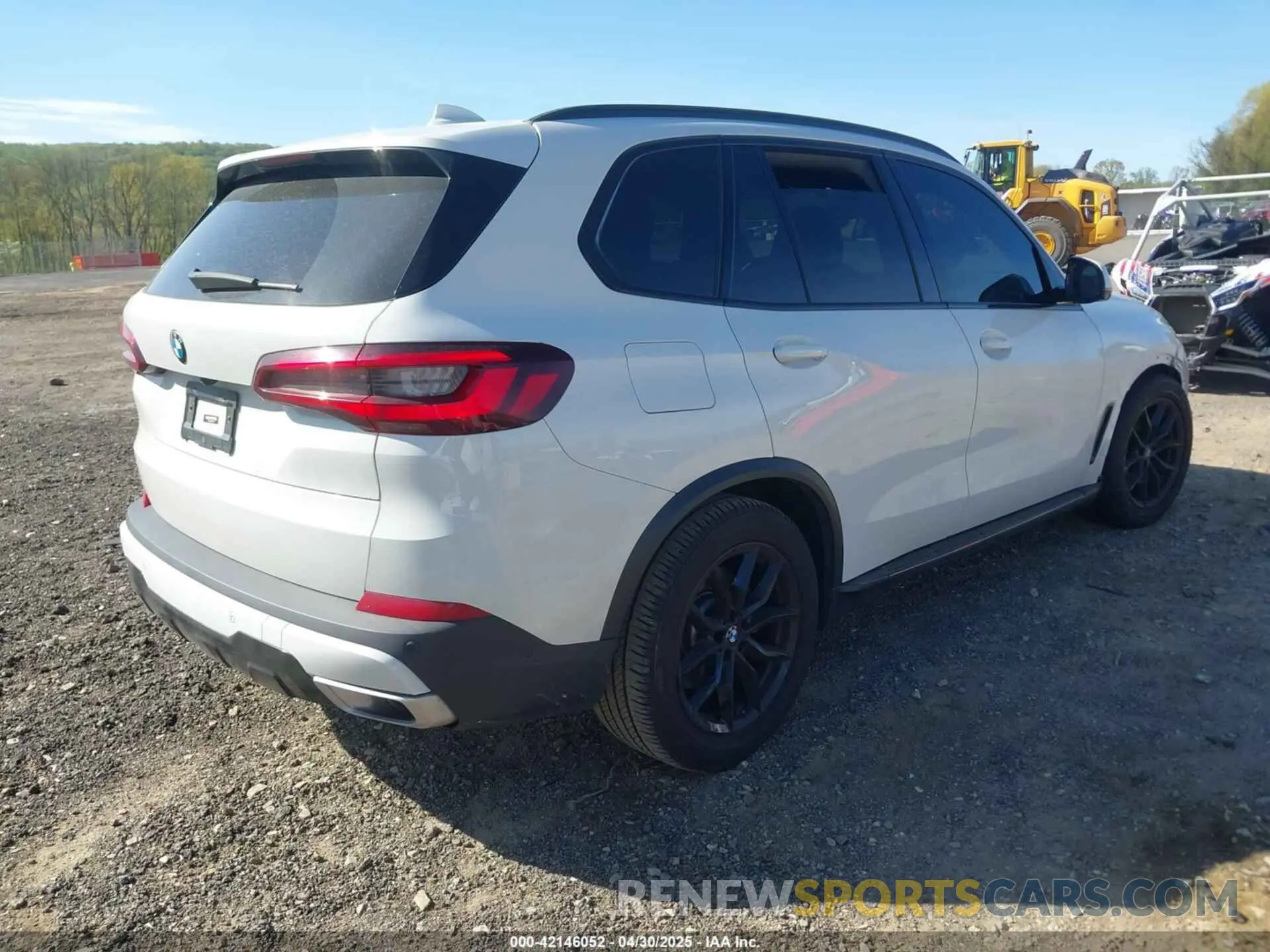 4 Photograph of a damaged car 5UXCR6C04P9P35750 BMW X5 2023