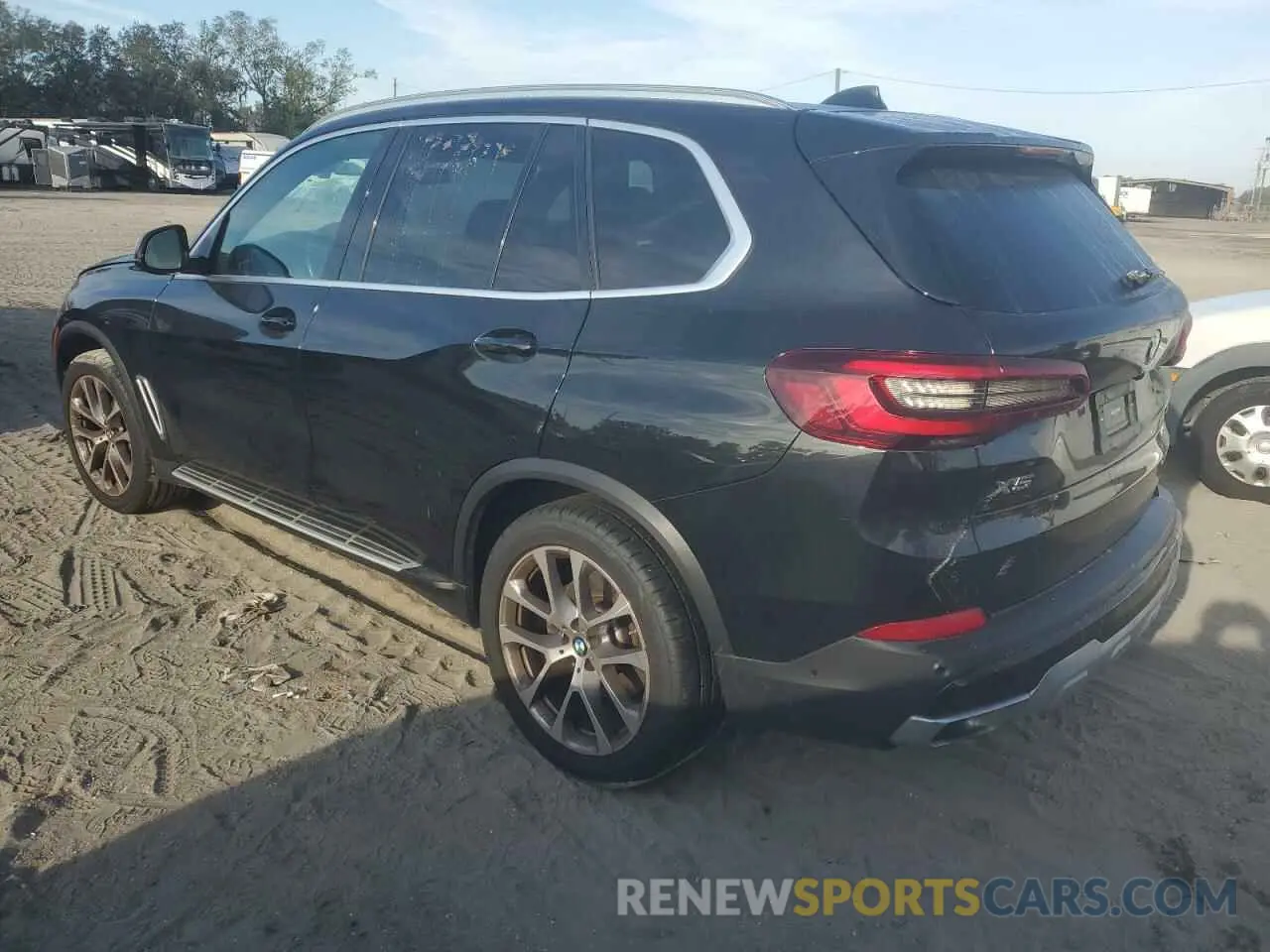 2 Photograph of a damaged car 5UXCR6C04P9P81613 BMW X5 2023