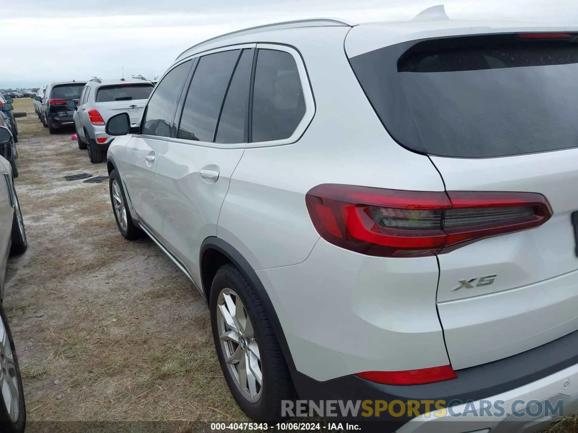 6 Photograph of a damaged car 5UXCR6C05P9P63105 BMW X5 2023