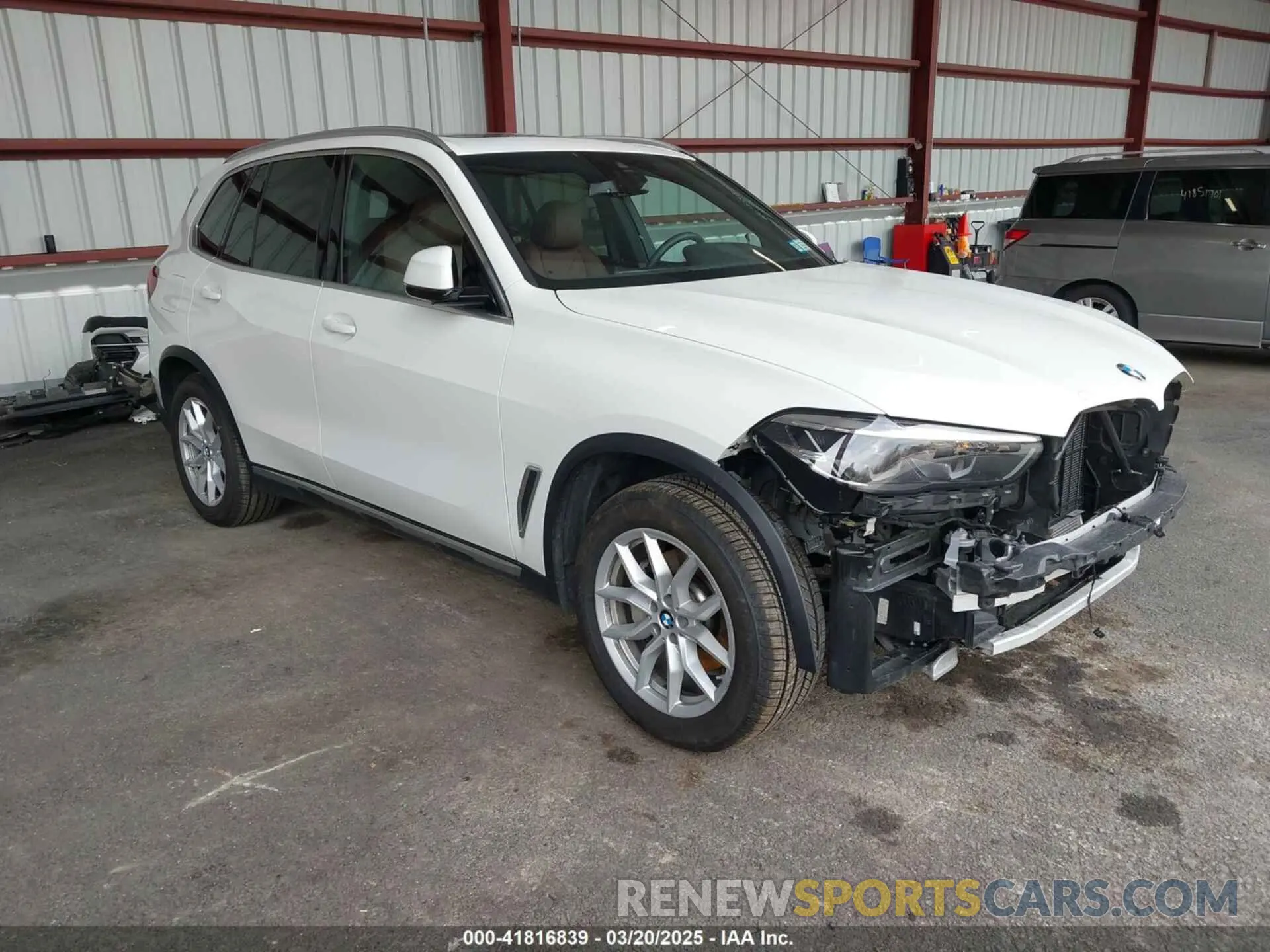 1 Photograph of a damaged car 5UXCR6C05P9R85868 BMW X5 2023
