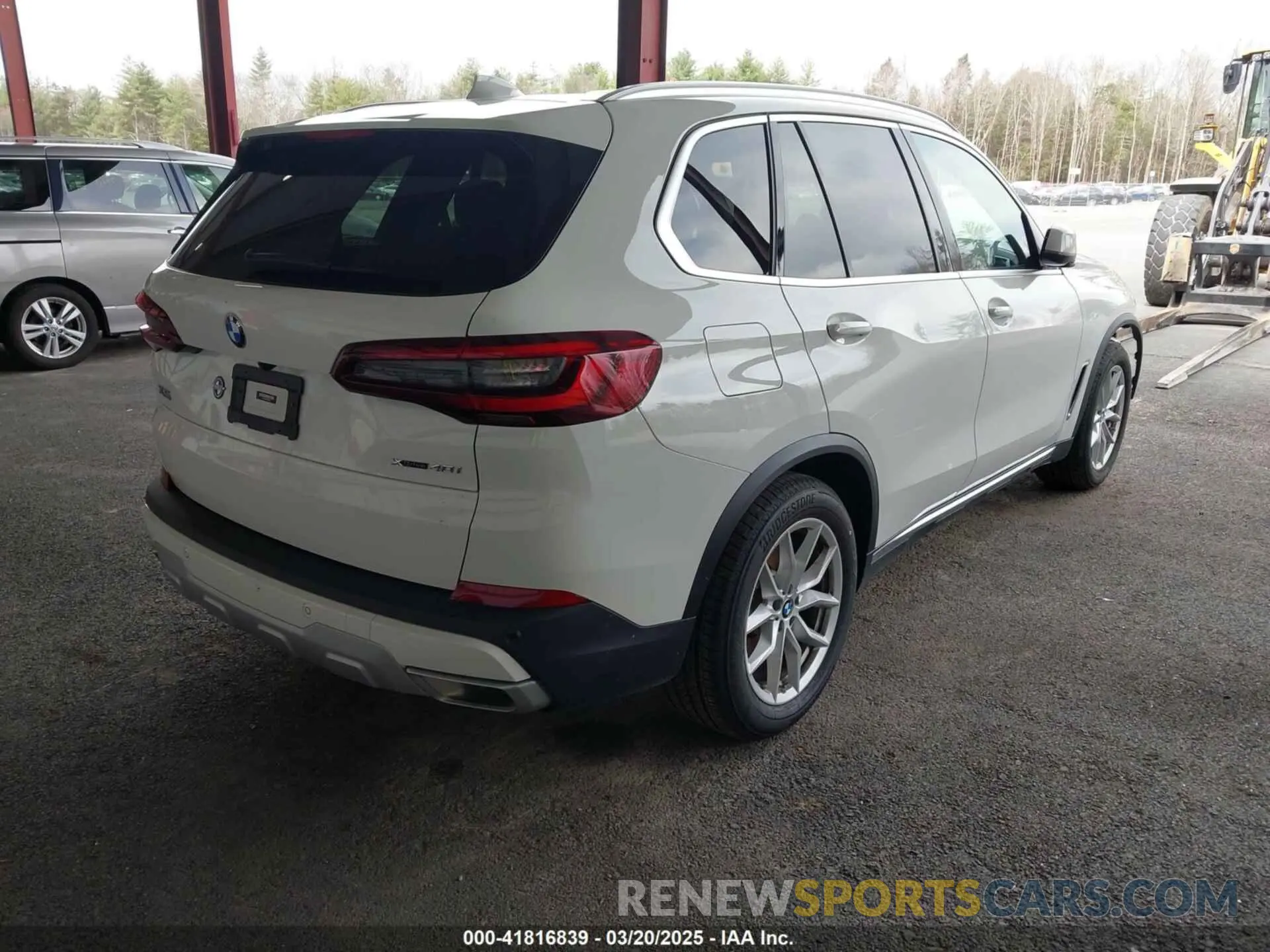 4 Photograph of a damaged car 5UXCR6C05P9R85868 BMW X5 2023