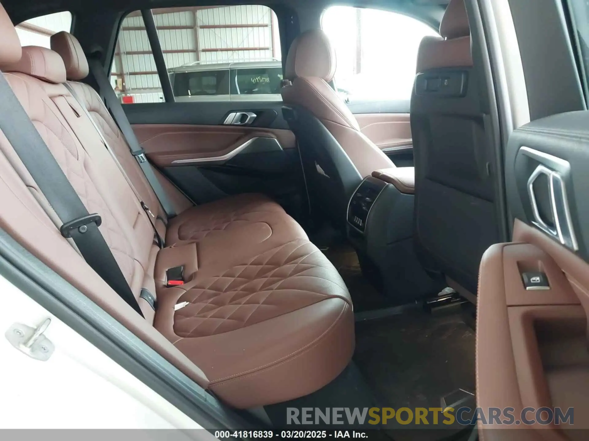 8 Photograph of a damaged car 5UXCR6C05P9R85868 BMW X5 2023