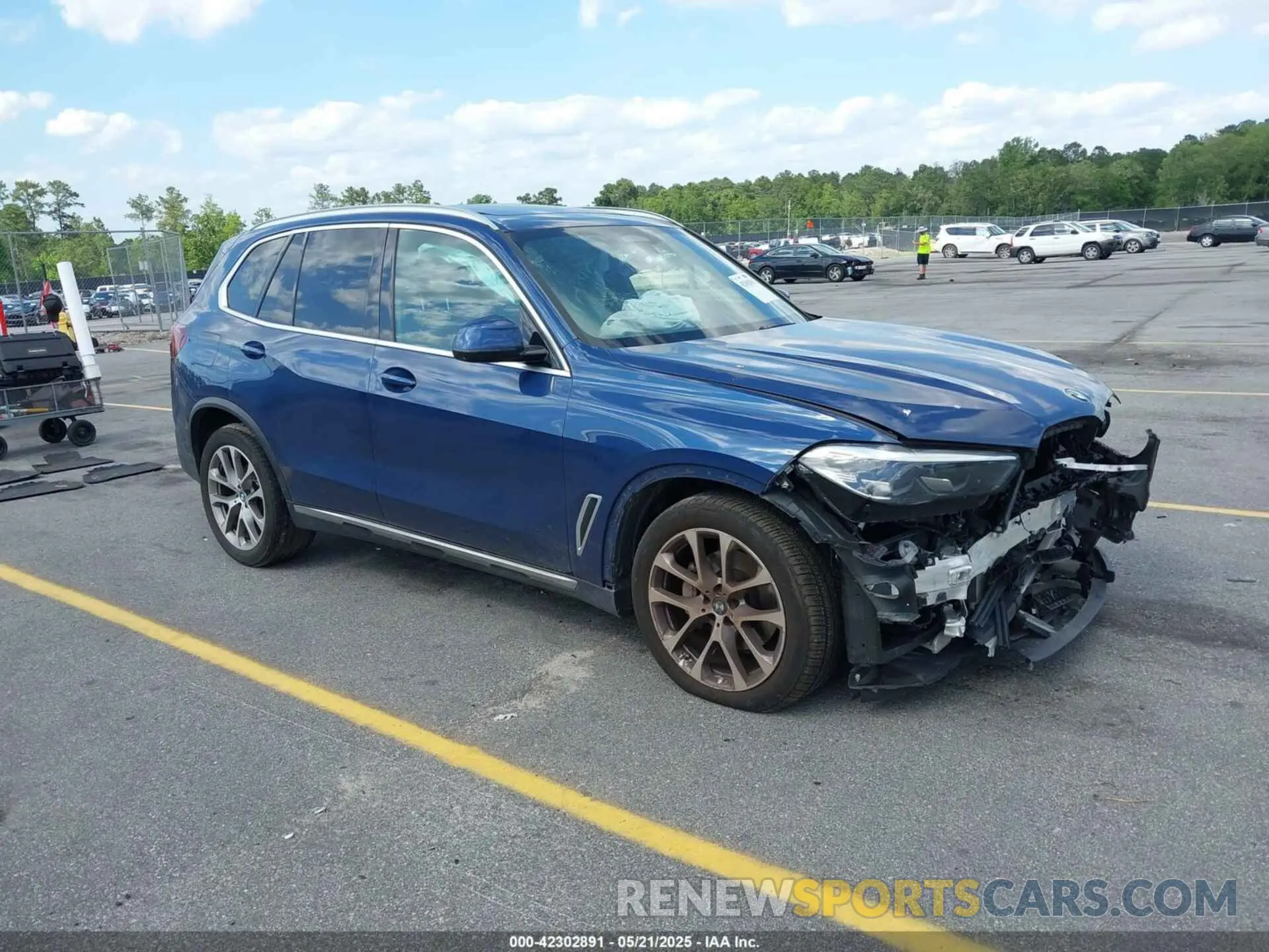 1 Photograph of a damaged car 5UXCR6C06P9P05293 BMW X5 2023