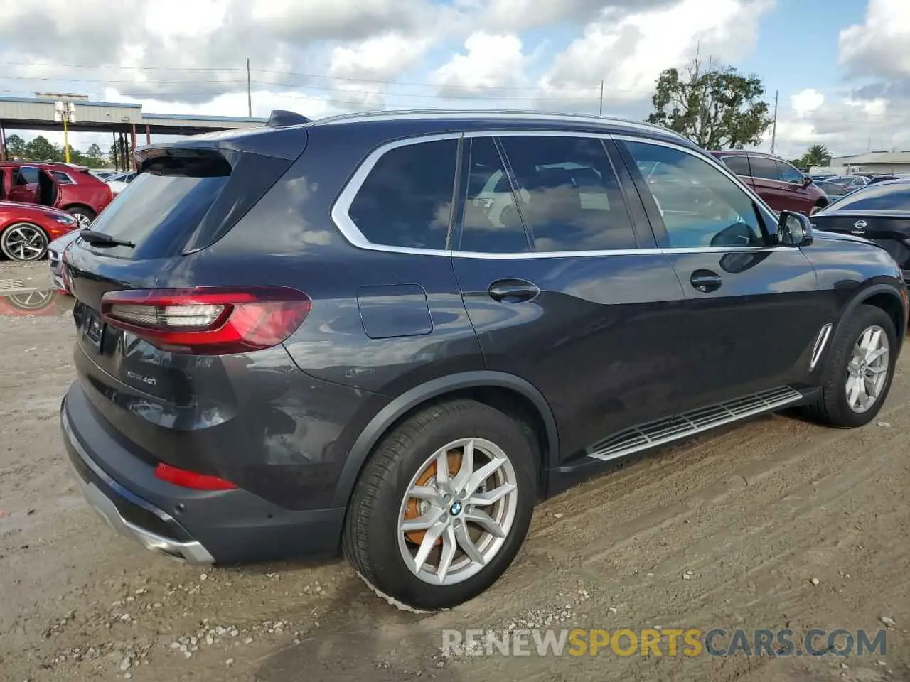 3 Photograph of a damaged car 5UXCR6C07P9P38416 BMW X5 2023