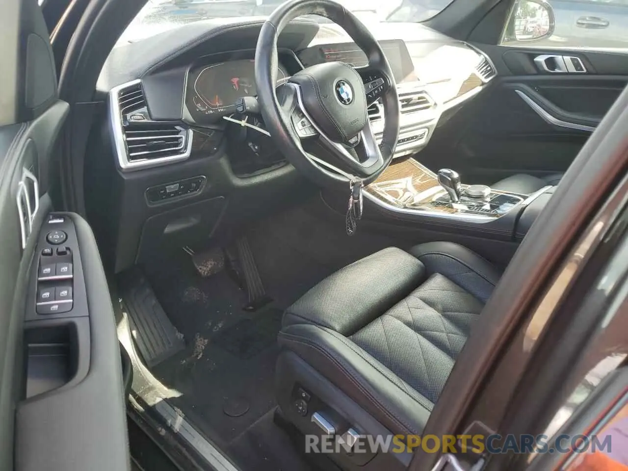 8 Photograph of a damaged car 5UXCR6C07P9P38416 BMW X5 2023