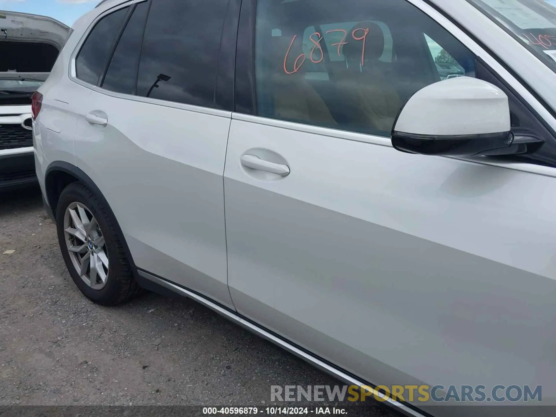 13 Photograph of a damaged car 5UXCR6C07P9R26465 BMW X5 2023