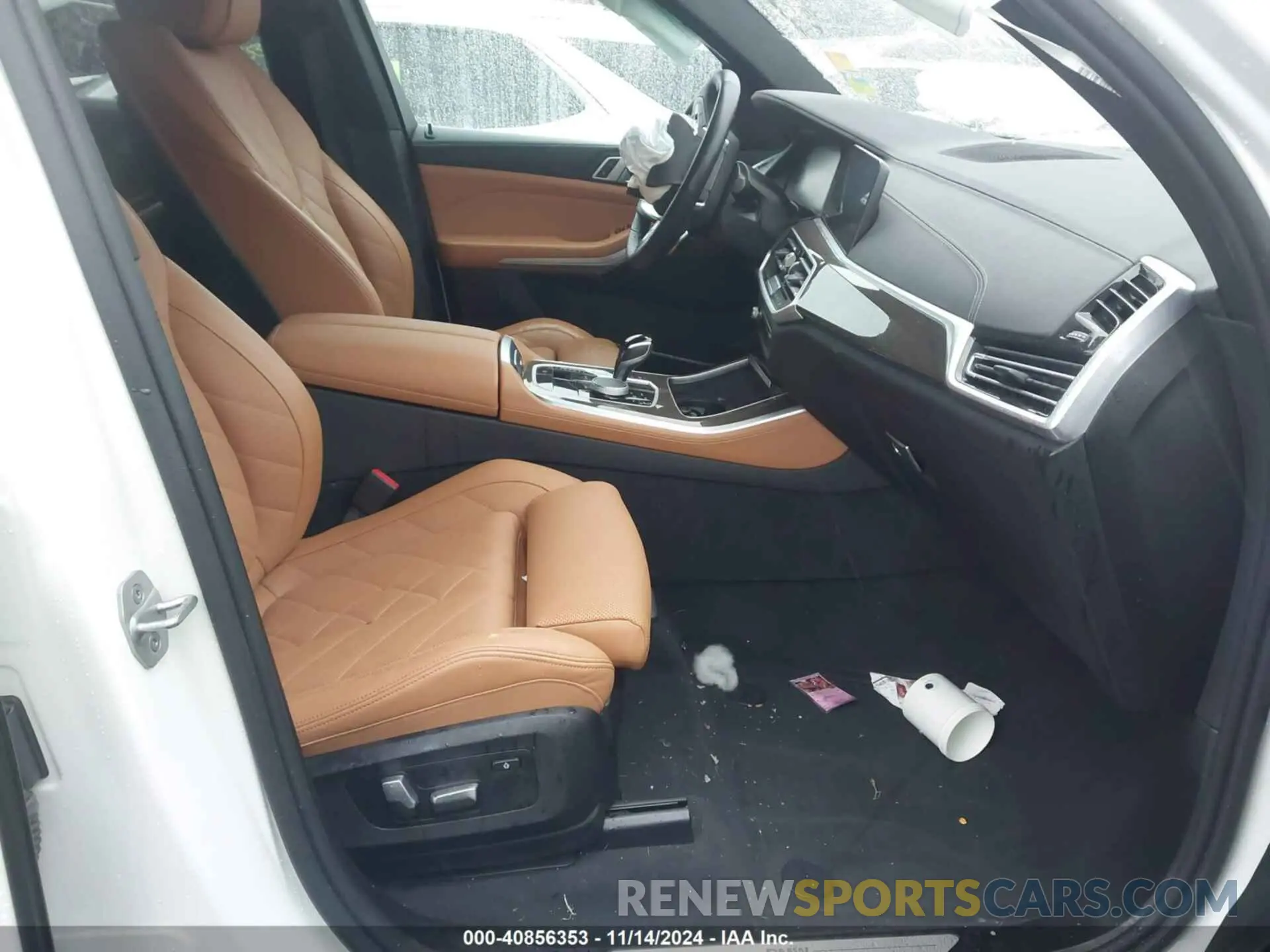 5 Photograph of a damaged car 5UXCR6C07P9R76279 BMW X5 2023