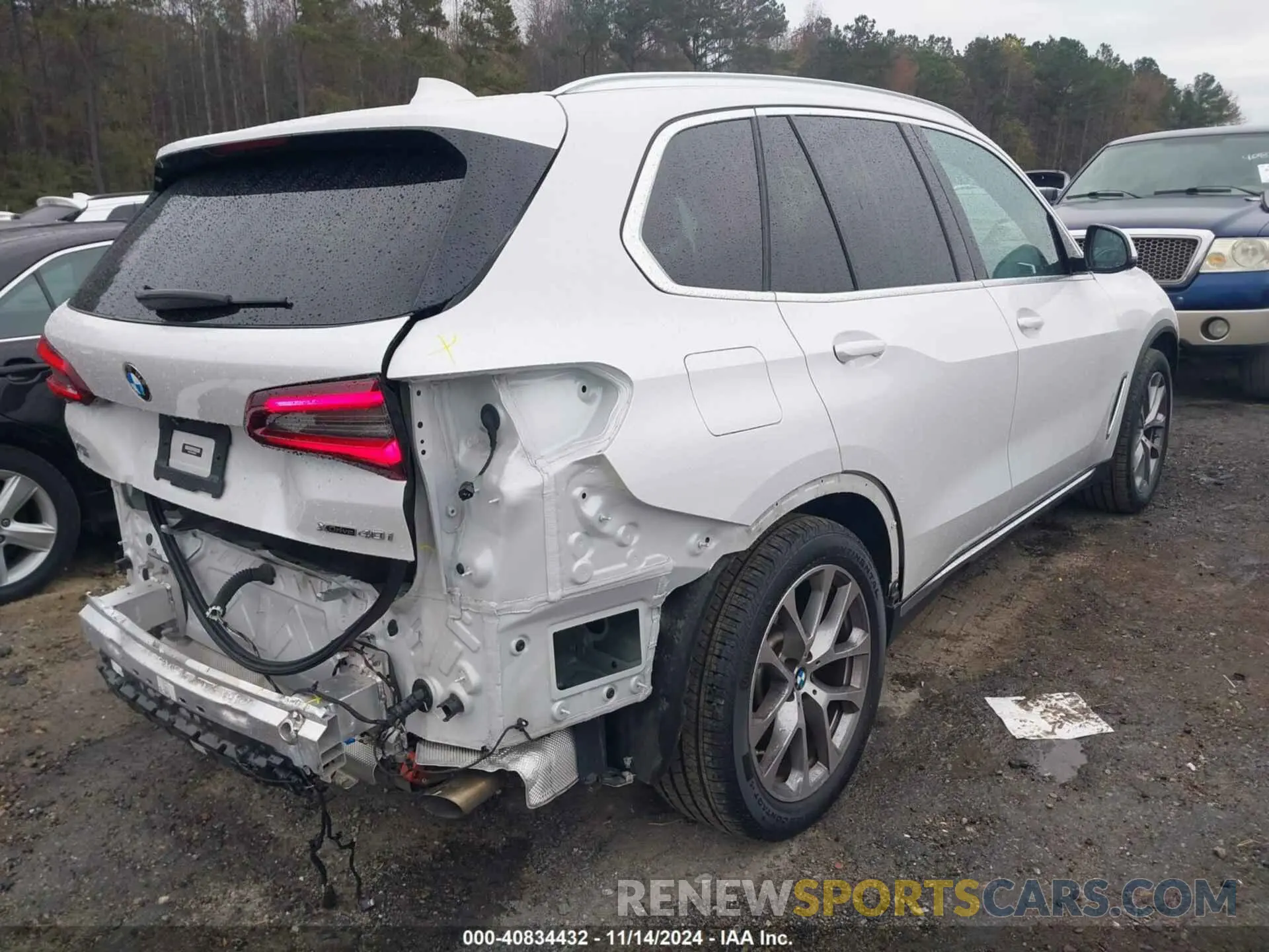 4 Photograph of a damaged car 5UXCR6C07P9R98556 BMW X5 2023