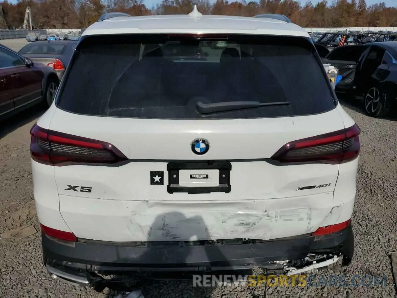 6 Photograph of a damaged car 5UXCR6C08P9P03609 BMW X5 2023