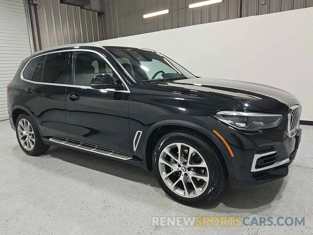 4 Photograph of a damaged car 5UXCR6C09P9R24894 BMW X5 2023