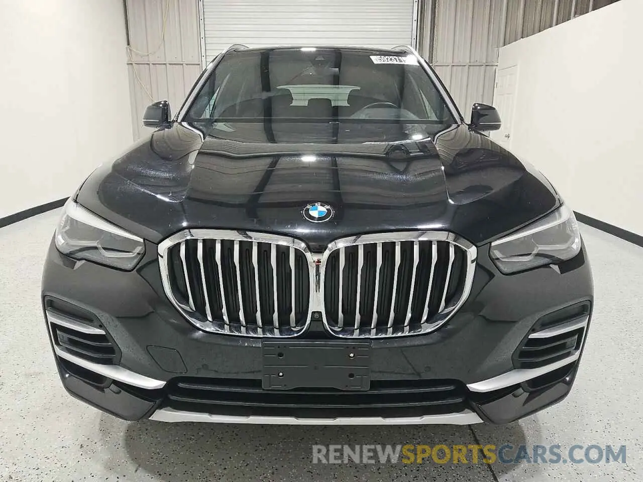 5 Photograph of a damaged car 5UXCR6C09P9R24894 BMW X5 2023