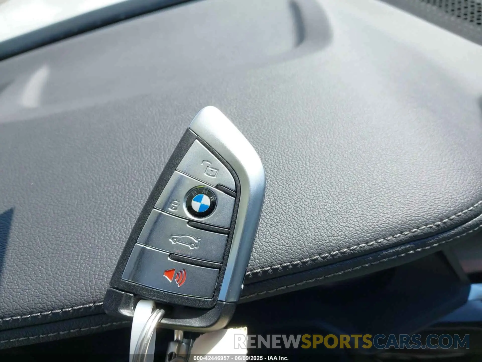 11 Photograph of a damaged car 5UXCR6C09P9R25706 BMW X5 2023