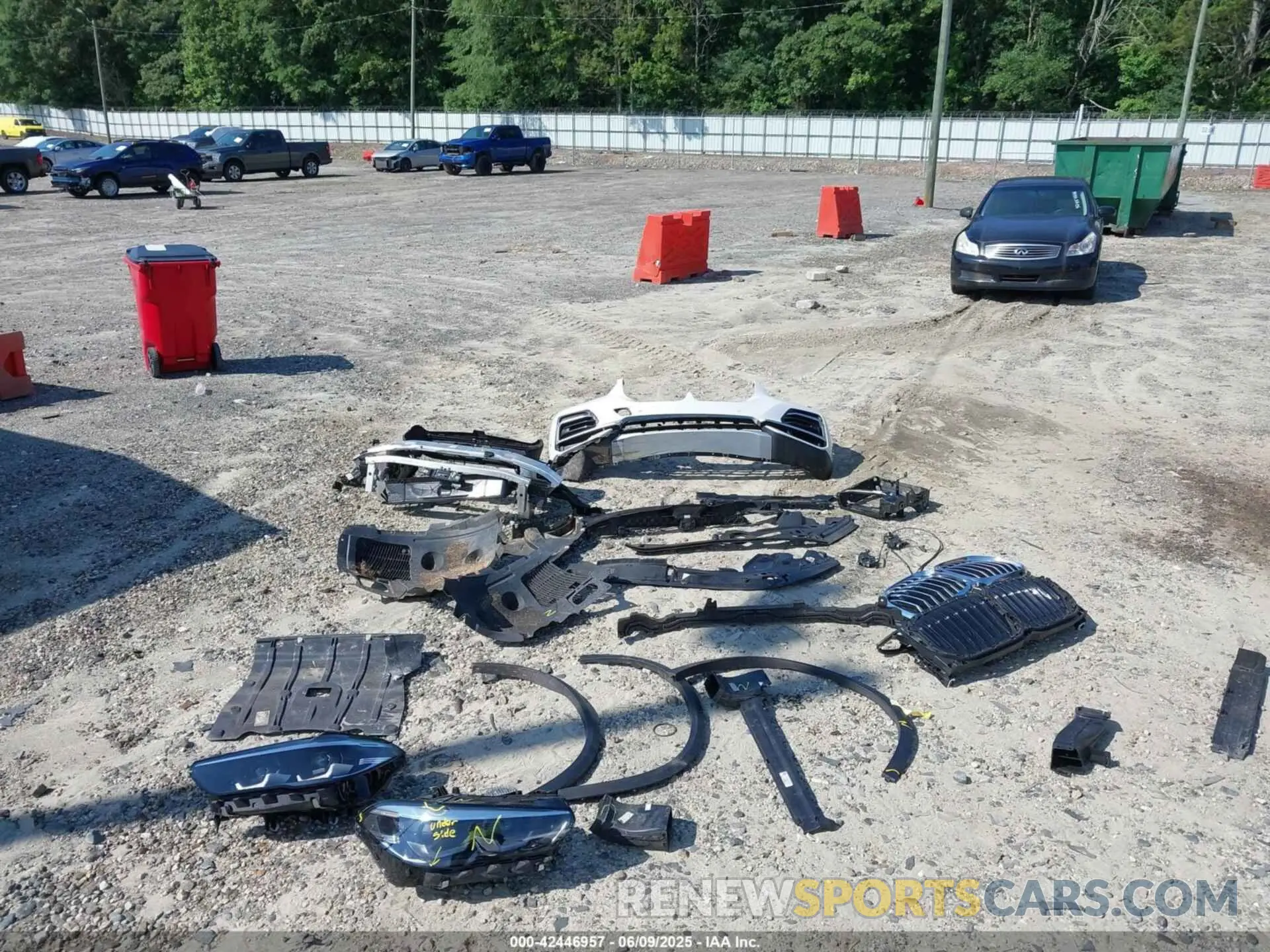 12 Photograph of a damaged car 5UXCR6C09P9R25706 BMW X5 2023