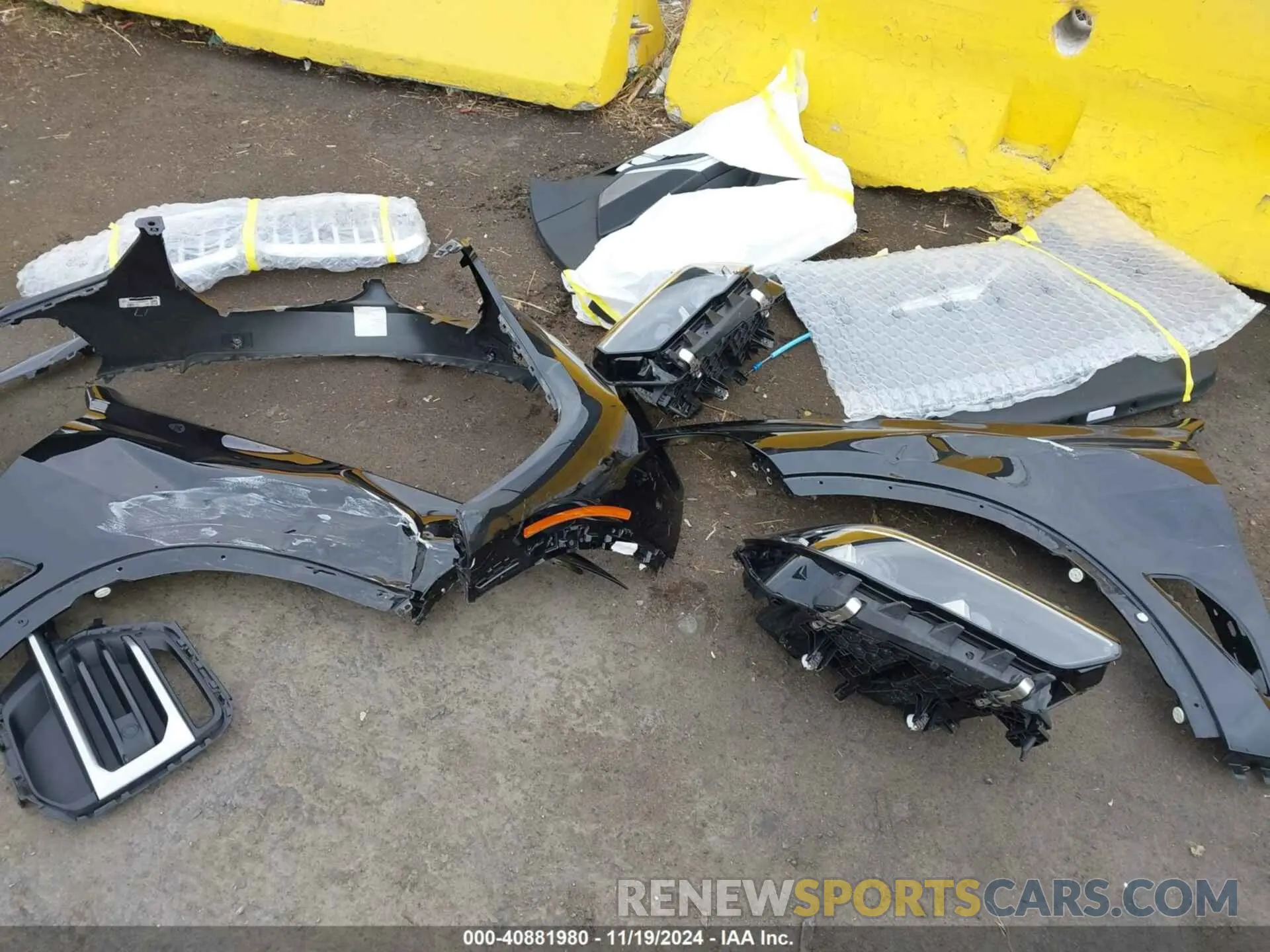 12 Photograph of a damaged car 5UXCR6C09P9R85324 BMW X5 2023