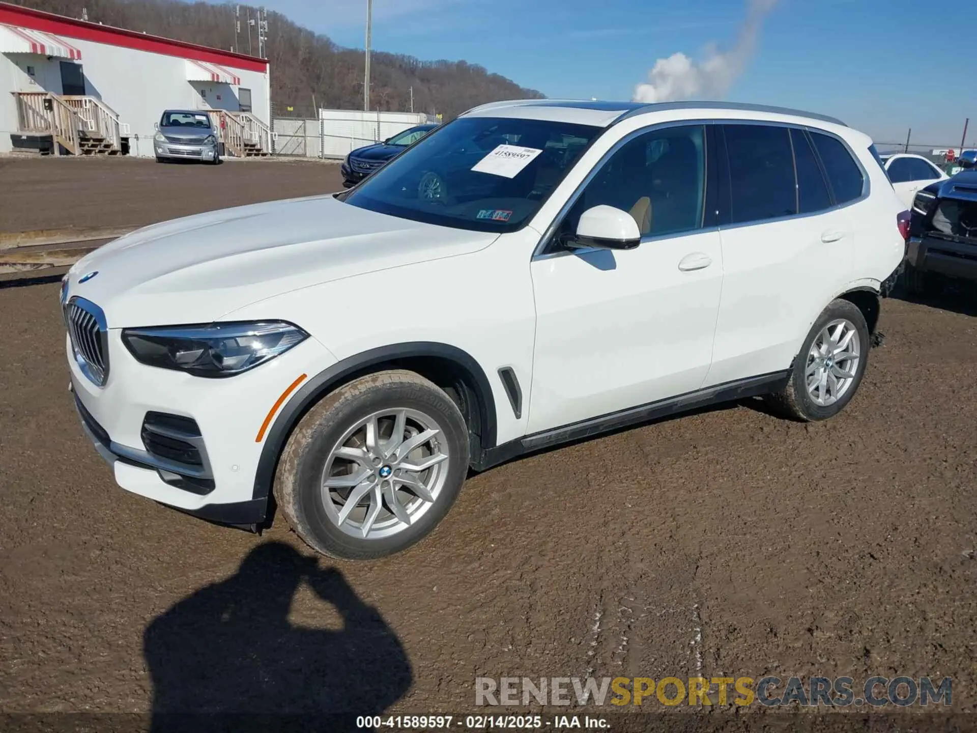 2 Photograph of a damaged car 5UXCR6C09P9S01112 BMW X5 2023