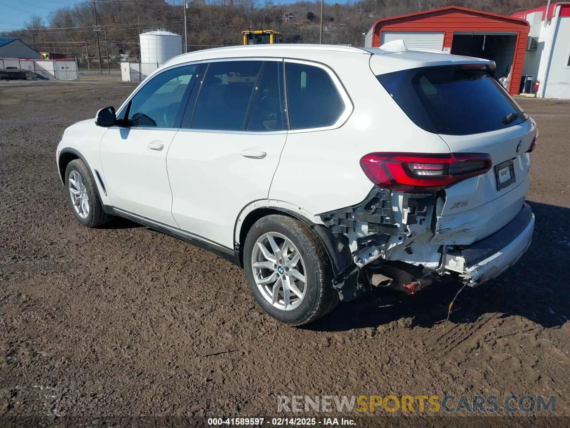 3 Photograph of a damaged car 5UXCR6C09P9S01112 BMW X5 2023