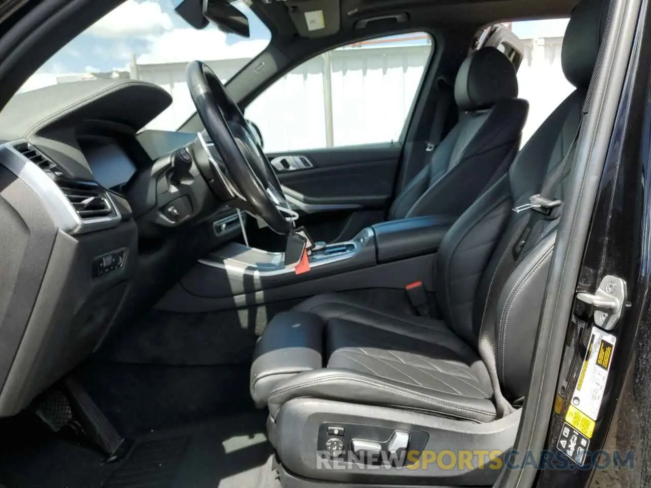7 Photograph of a damaged car 5UXCR6C0XP9N88687 BMW X5 2023