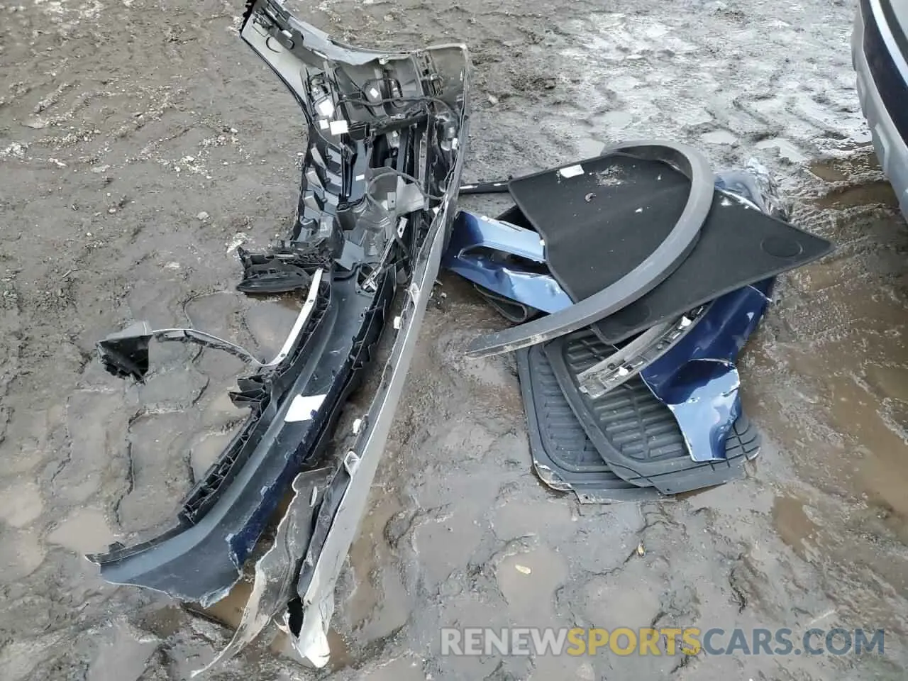 13 Photograph of a damaged car 5UXCR6C0XP9P66310 BMW X5 2023
