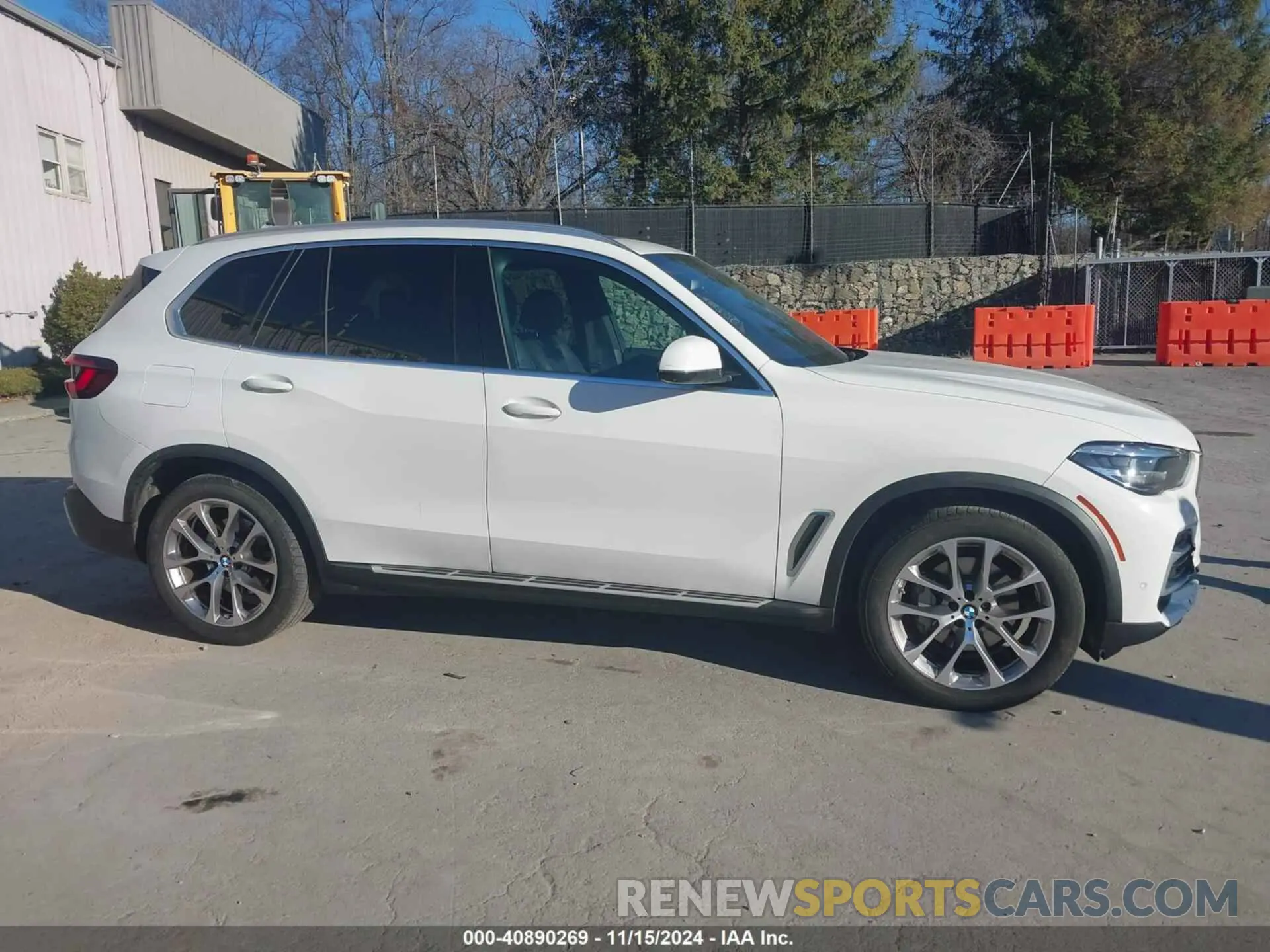 13 Photograph of a damaged car 5UXCR6C0XP9P66680 BMW X5 2023