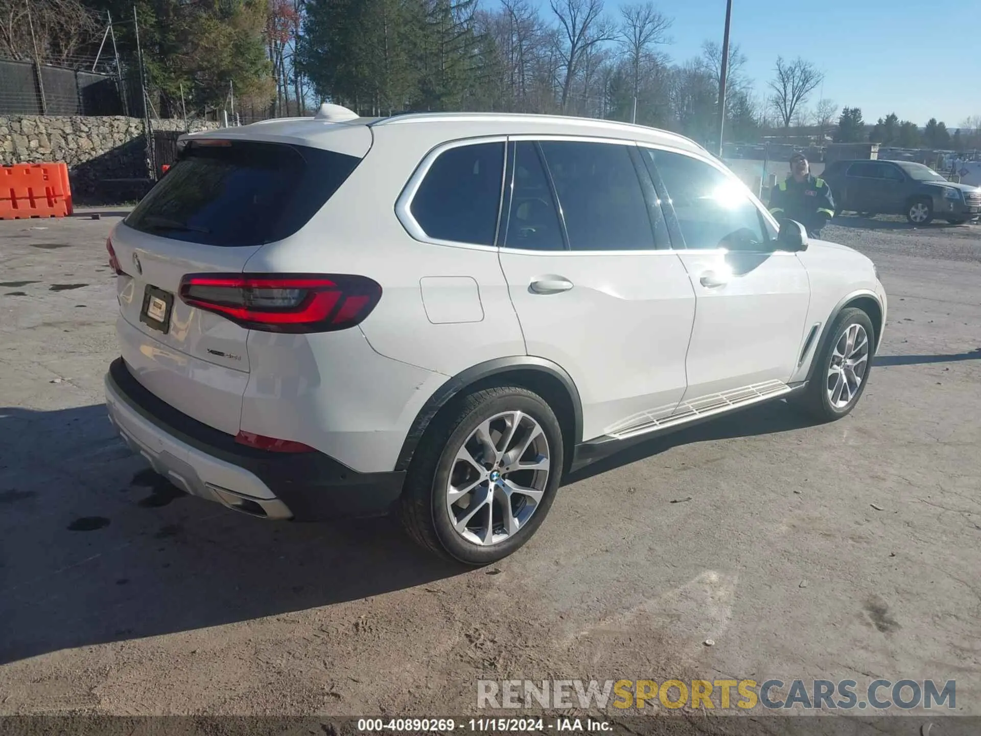 4 Photograph of a damaged car 5UXCR6C0XP9P66680 BMW X5 2023