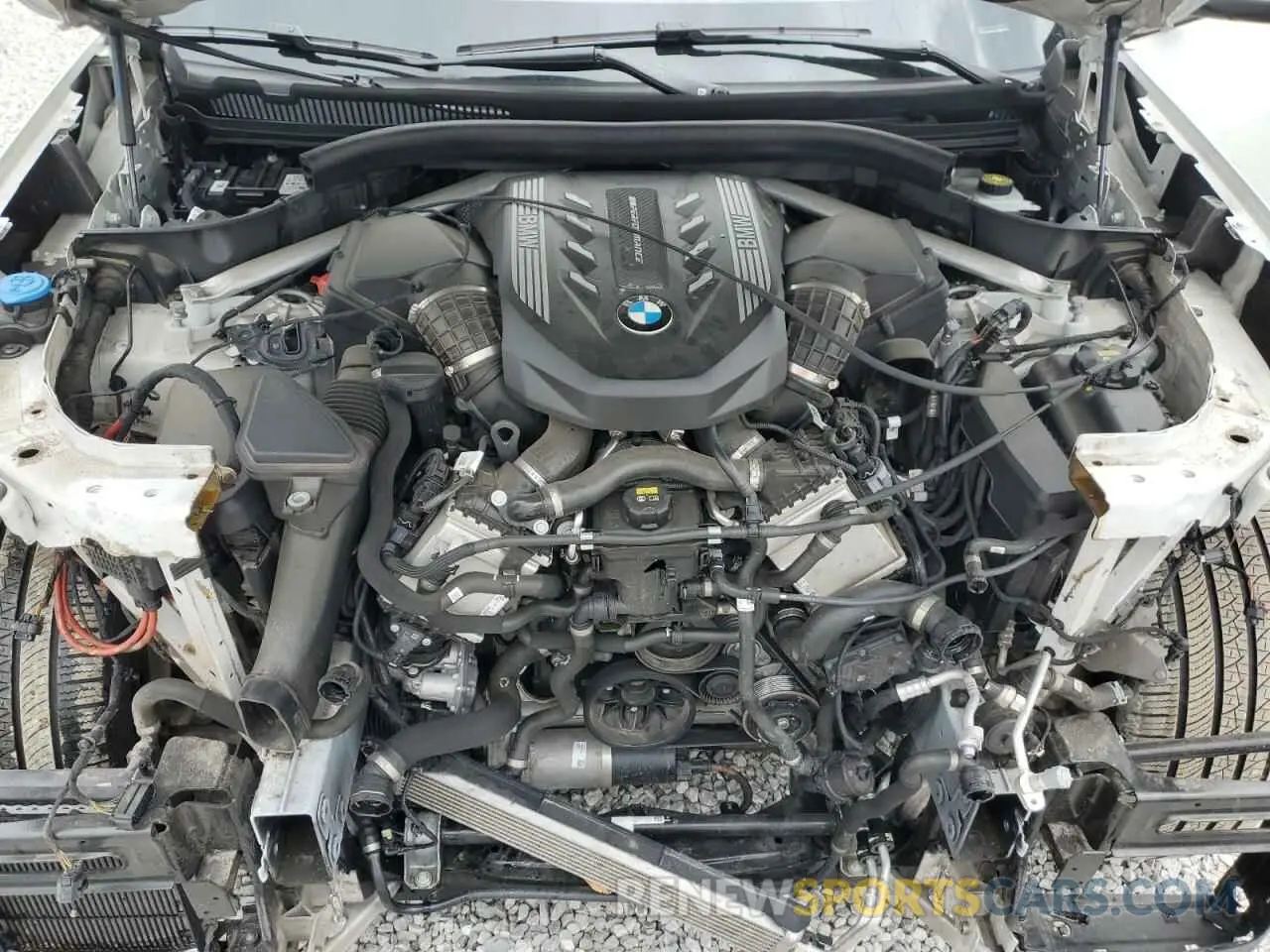 12 Photograph of a damaged car 5UXJU4C06P9P96852 BMW X5 2023