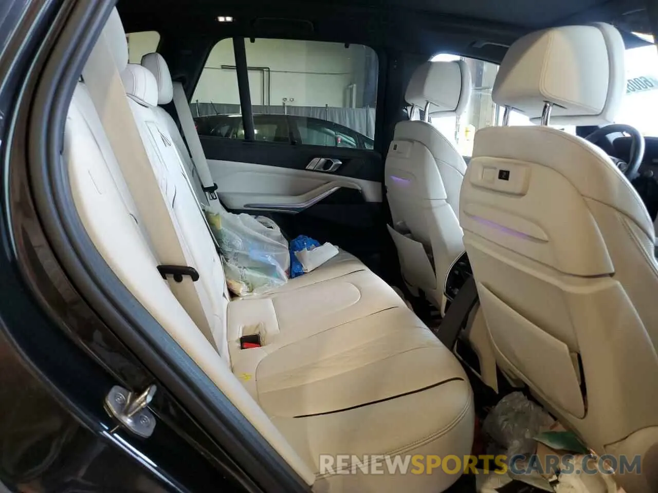 10 Photograph of a damaged car 5UXTA6C00P9N74692 BMW X5 2023