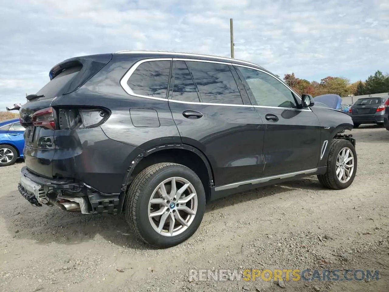 3 Photograph of a damaged car 5UXTA6C01P9P96433 BMW X5 2023