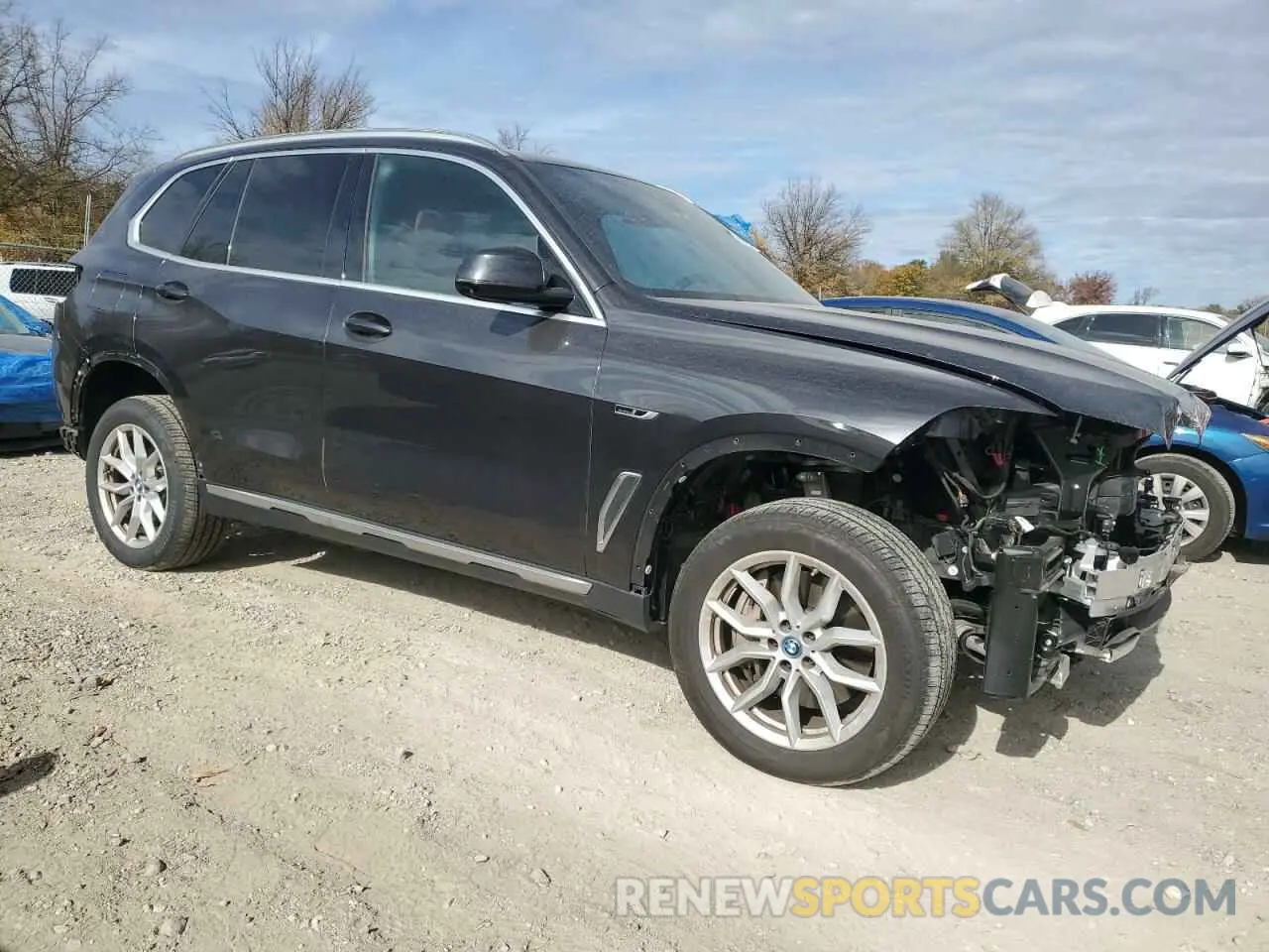 4 Photograph of a damaged car 5UXTA6C01P9P96433 BMW X5 2023