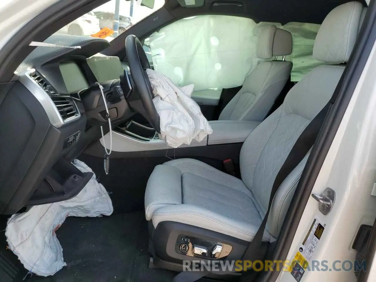 7 Photograph of a damaged car 5UXTA6C02P9N98430 BMW X5 2023