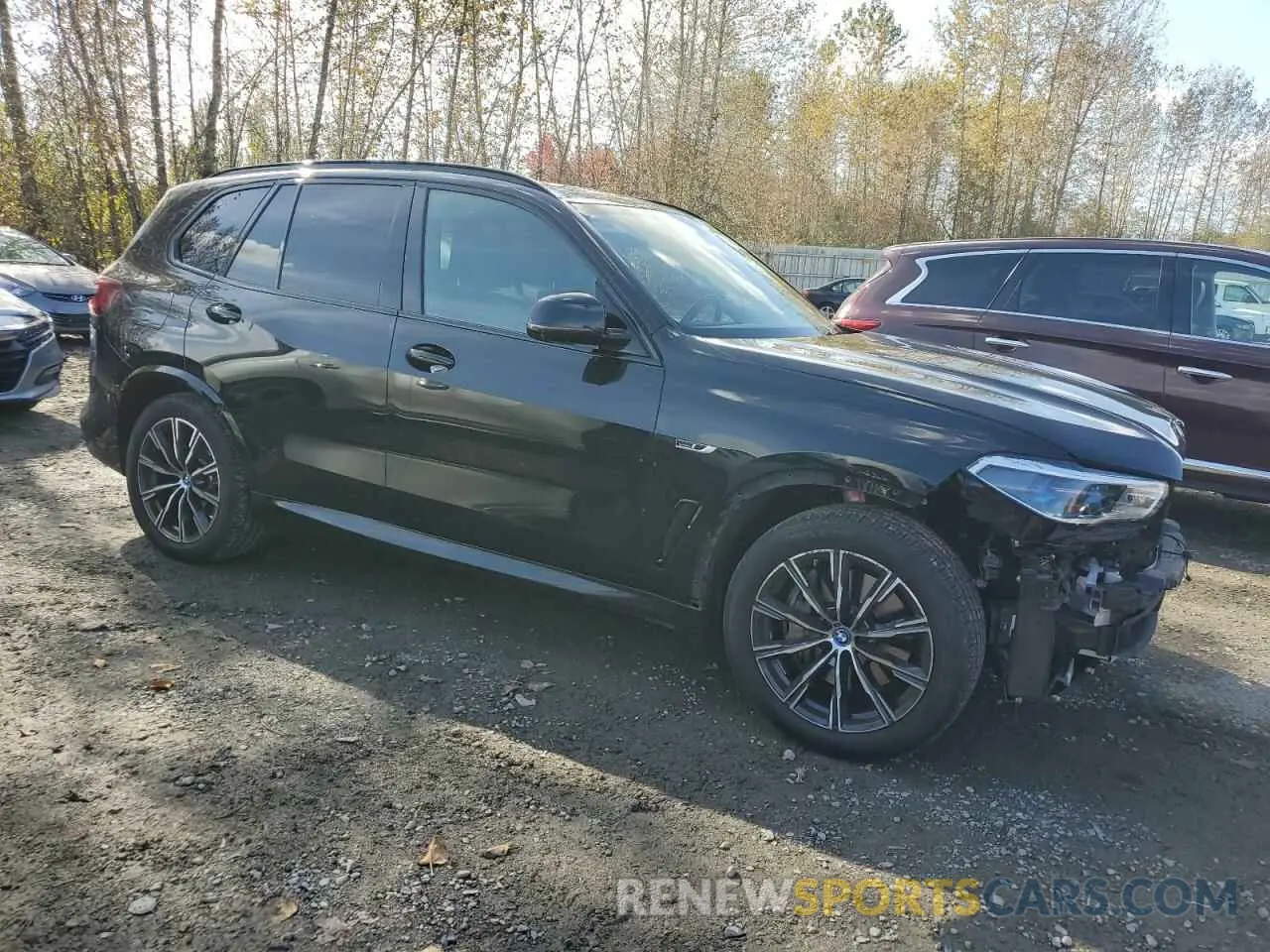 4 Photograph of a damaged car 5UXTA6C02P9R04073 BMW X5 2023